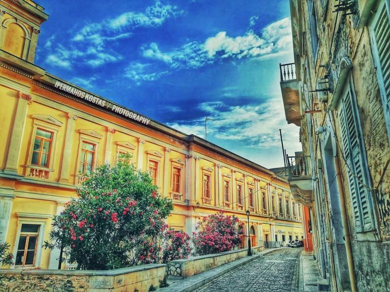 Traditional Medieval Stone House In "Ano Syros" Exterior photo